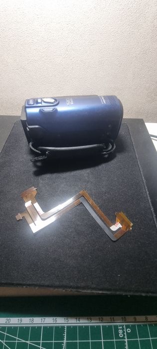 Продам цифровую видеокамеру Саммсунг