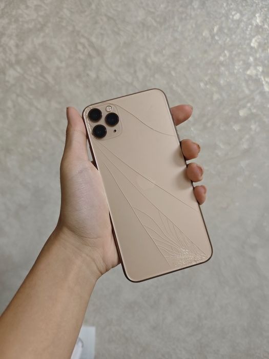 Продам iPhone 11 pro max