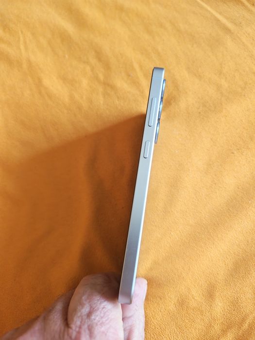 Samsung S 25 ,cu 12gb de RAM și 128 gb