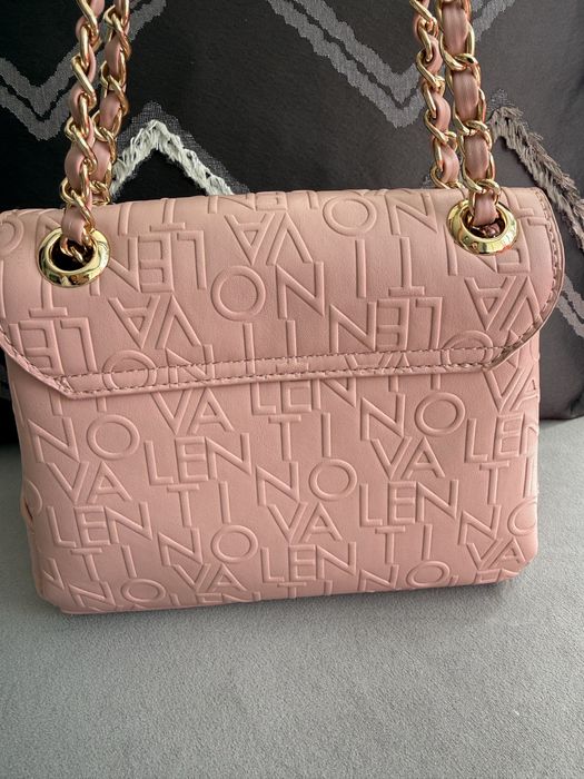 Guess i Valentino чанти