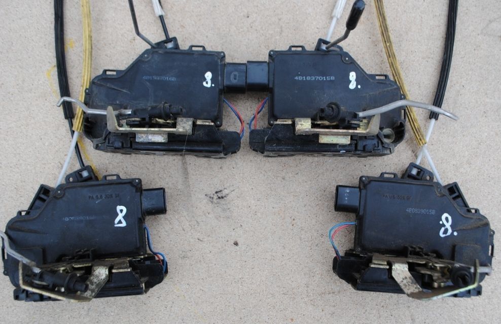 ауди а4 б5 замок передней двери. Audi a4 b5 замок двери. замок дверной внутренний ауди 100. замок двери а4 б5.