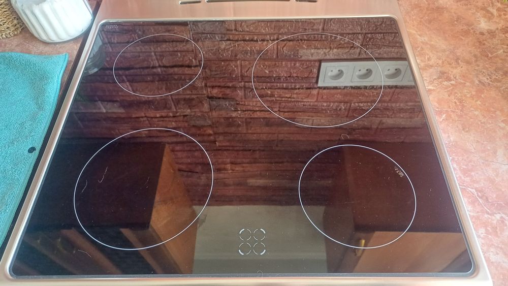 Продам Электро плиту от Hansa