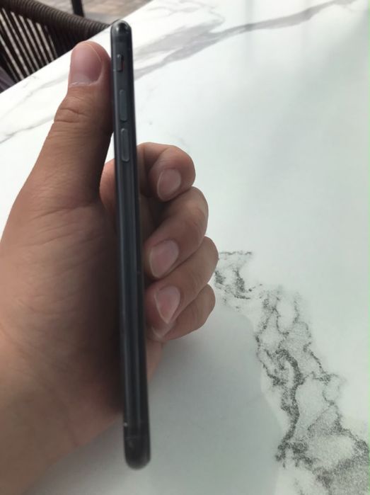 Продам iPhone 7 срочно