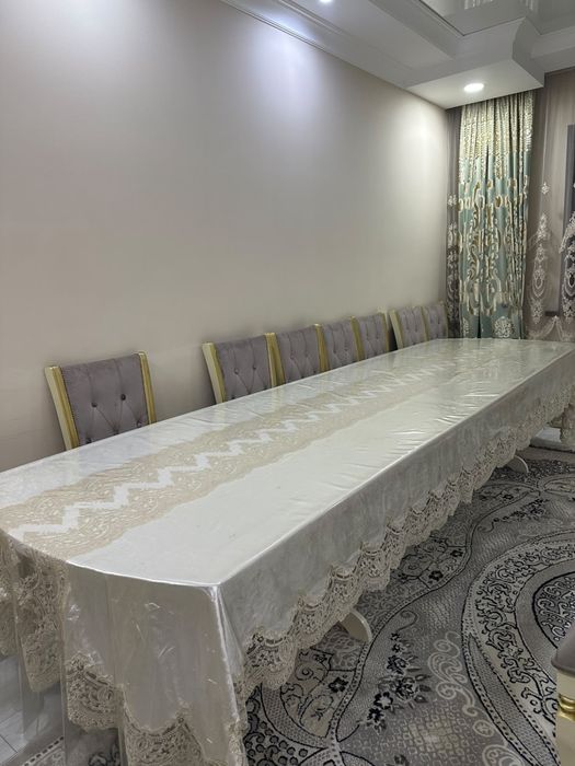 Продам стол для зала 4м