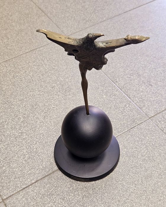 Румен Михайлов бронзова пластика 1992г.