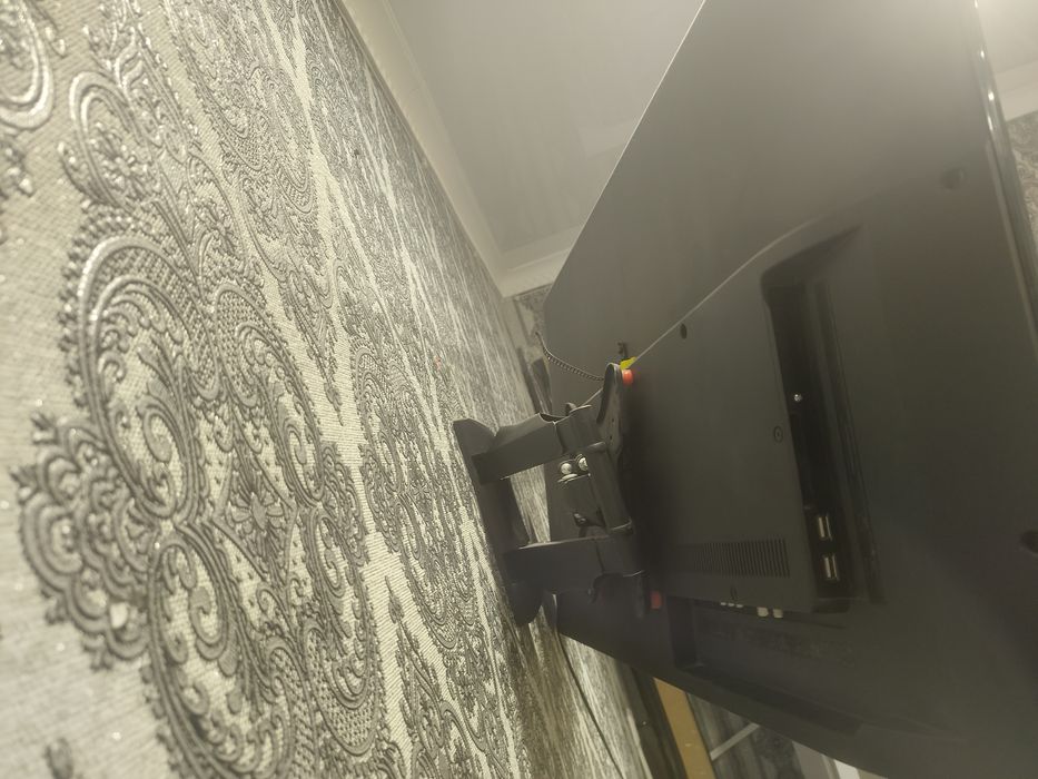 Продам телевизор