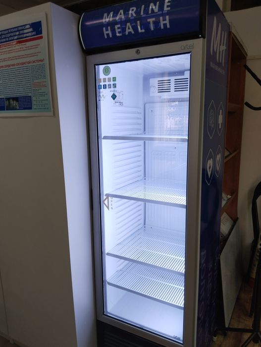 Продам холодильную ветрину