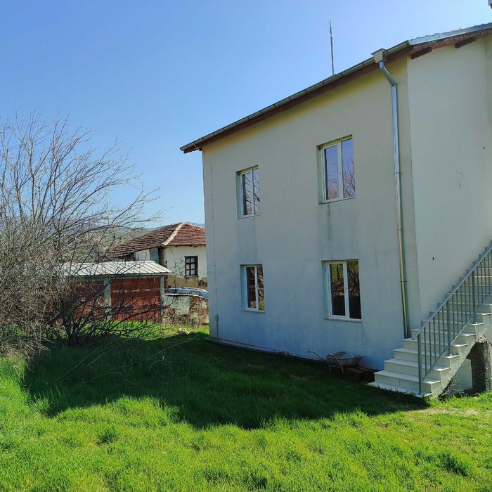 Продава къща с акт 16