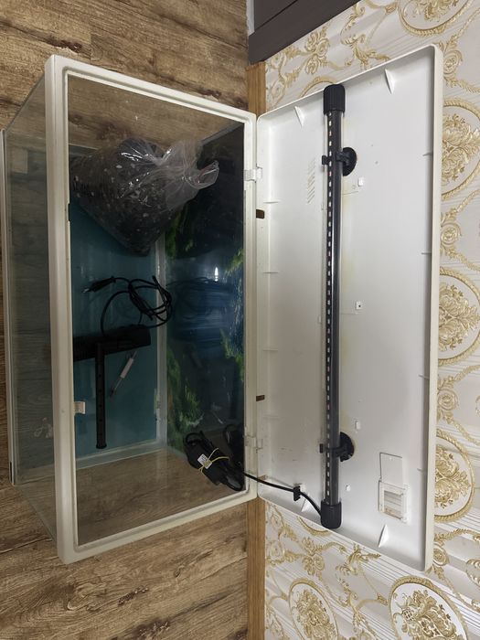 Acvariu aquatlantis 60 litri cu capac si filtru