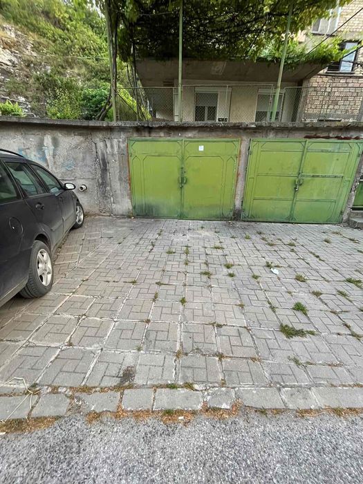 Продавам гараж кв.стадиона