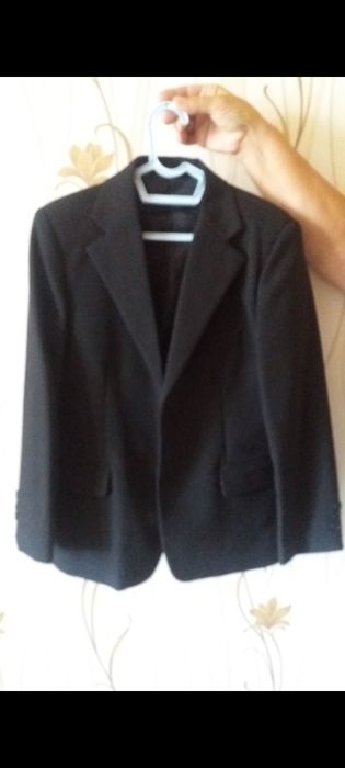 Продам пиджаки детские.