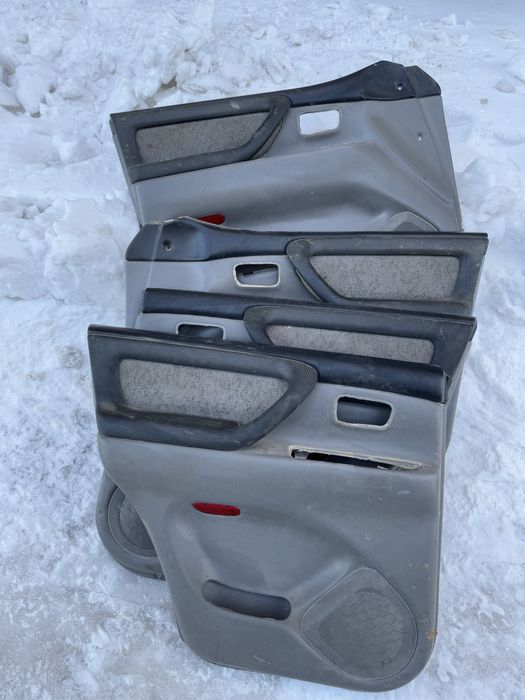 Общивки 4 шт от ленд крузер 105