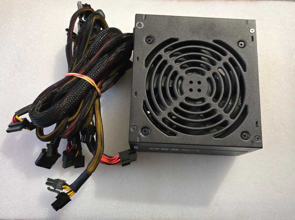 Sursa PC Corsair VS550 550W Active PFC 80 Plus cu 2 x PCI-E 6+2 Pini (8 pin)