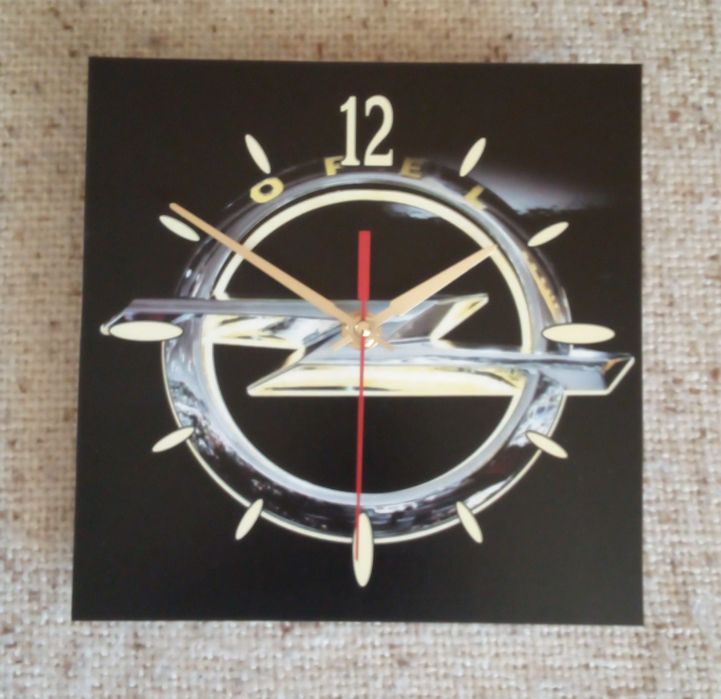 ЦСКА, ЛЕВСКИ, Кама Сутра, AUDI, и други фен часовници.