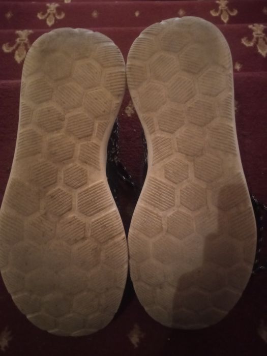 Vând adidași Nr 42