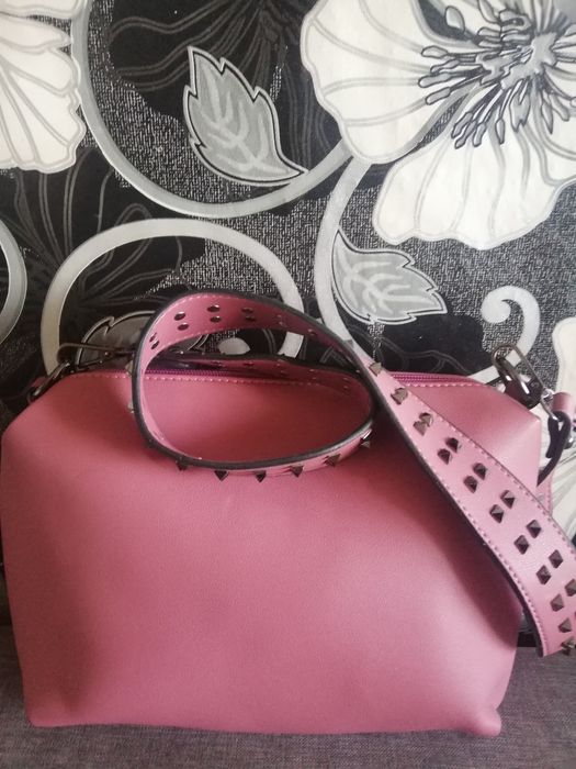 Малка дамска чантичка