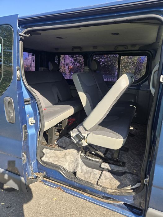 Opel Vivaro 8+1 2008