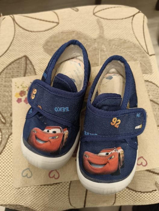 Подарявам пантофи