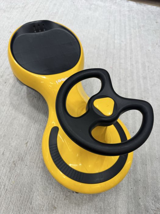 Продам детскую машинку-каталку