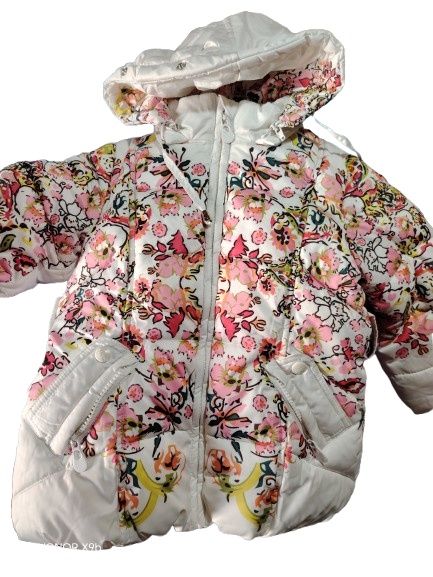 Красивая тёплая куртка для девочки!