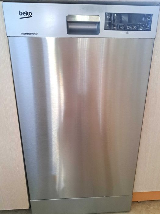 Свободно стояща съдомиялна Беко