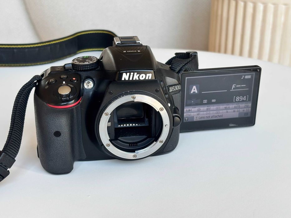 Nikon D5300 + Nikkor 35 1.8 + Nikkor 18-105 + аксесоари