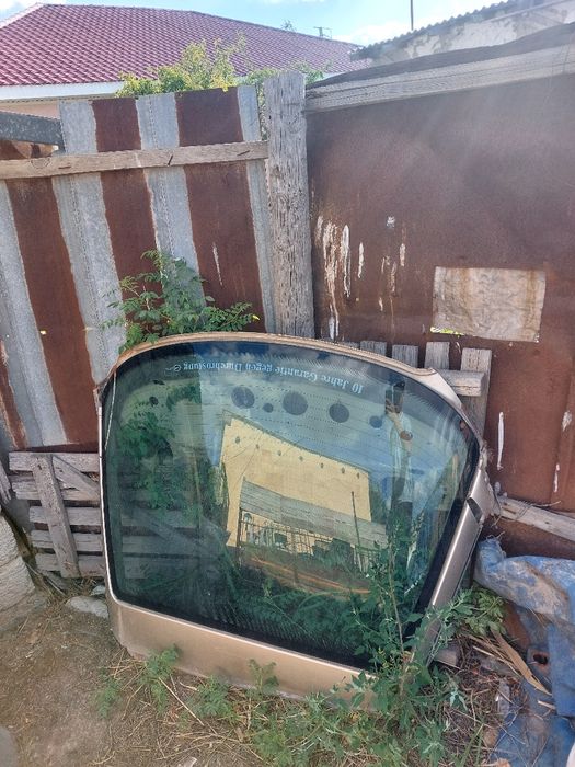 Запчасти на ауди 80