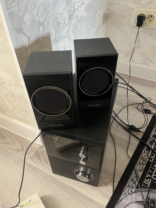 Калонка Microlab в хорошем состоянии