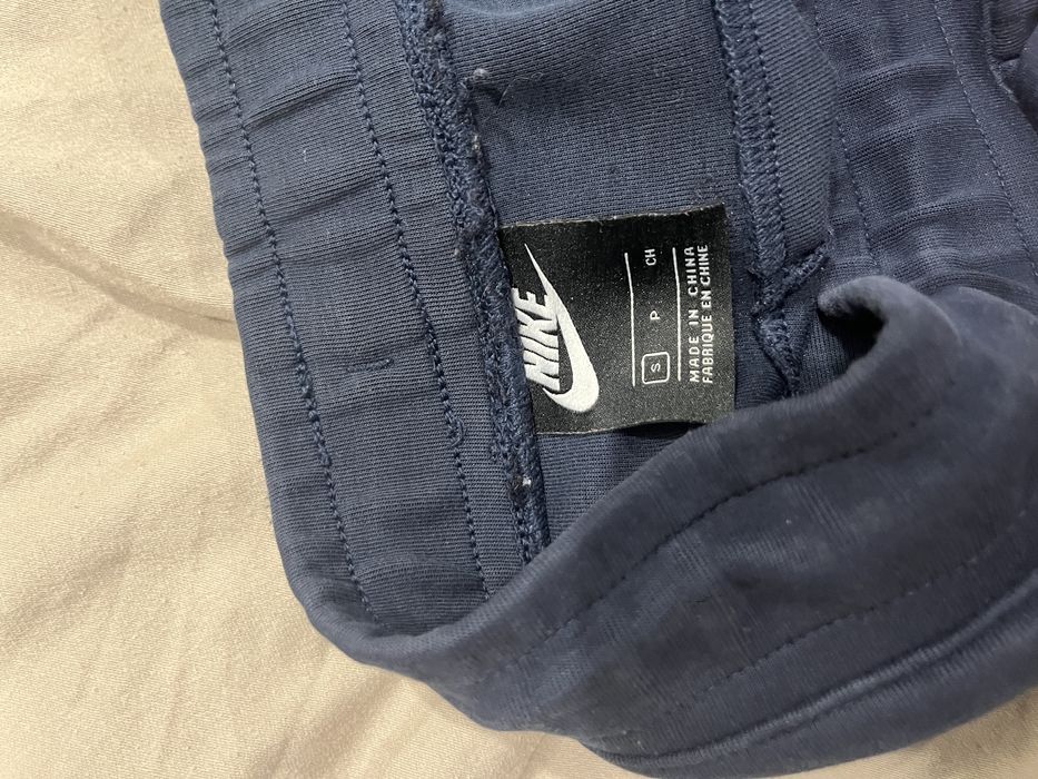 Nike tech fleece old season