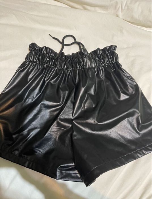 Дамски кожени къси гащи