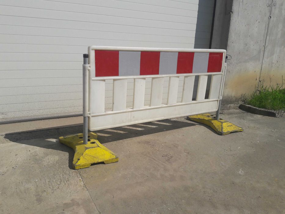 Parapeti de protectie din plastic