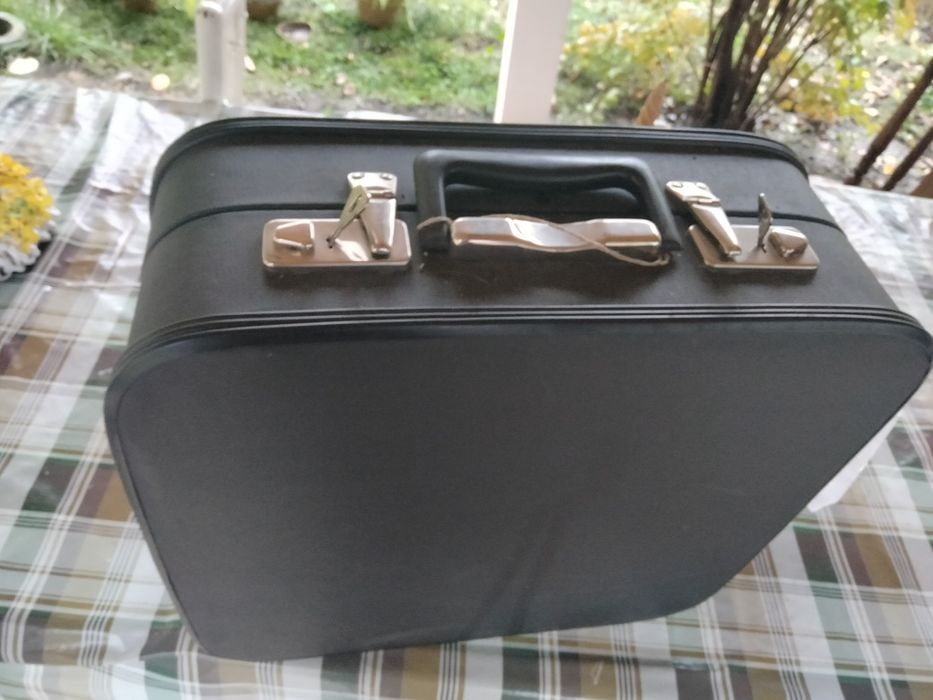 Mașina de scris marca Consul