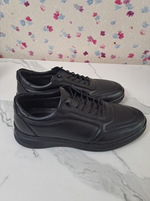 Кроссовки мужские.