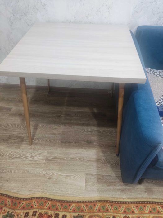 Продам стол Zeta