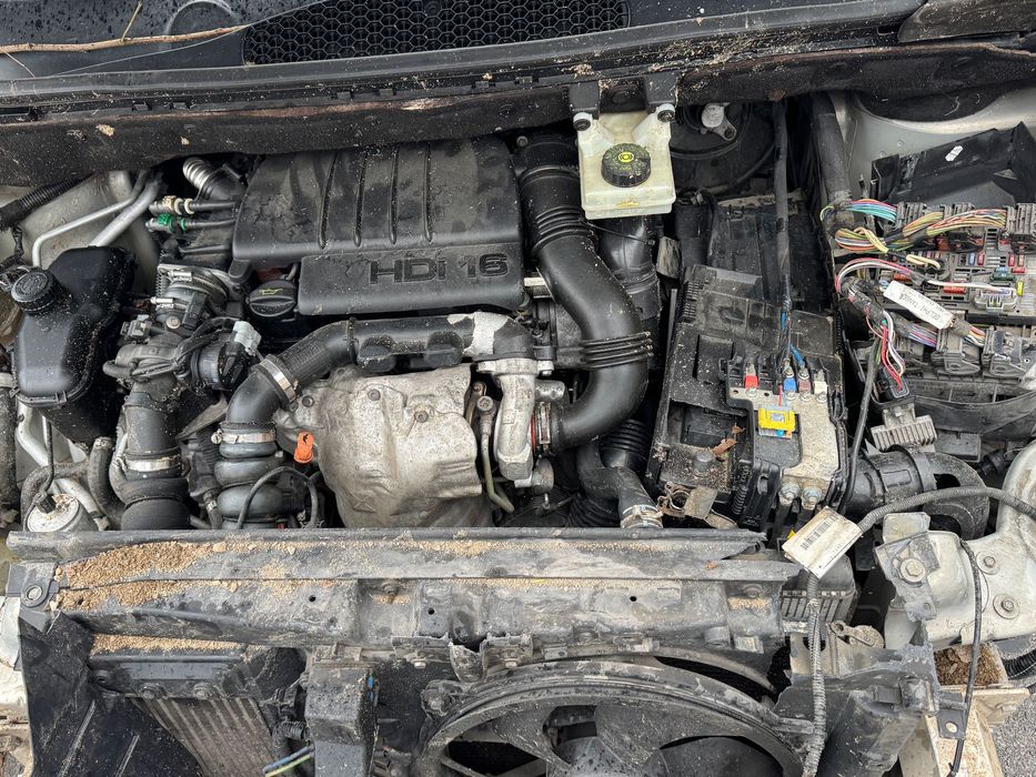 Продавам катастрофирал Citroën Berlingo Multispace 1.6 90кс