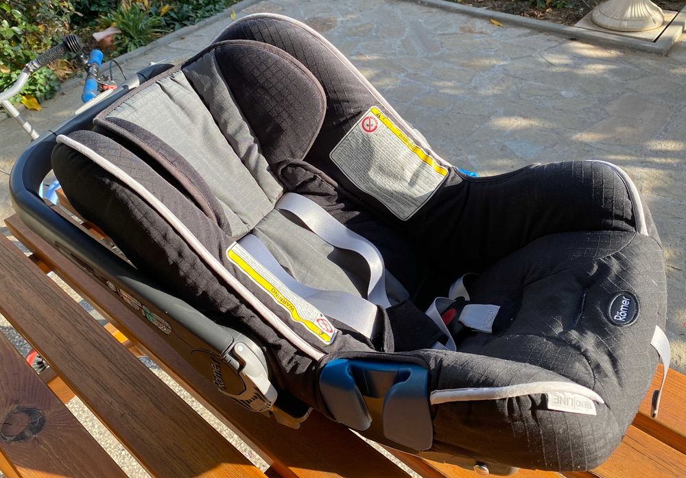 Столче за кола Britax Romer BABY SAFE с ISOFIX база