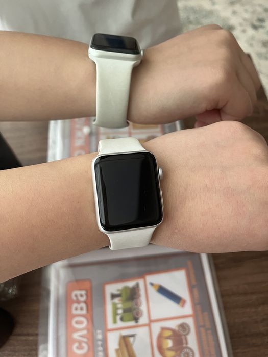 Apple Watch 3 в идеальном состоянии без царапин с коробкой и зарядкой