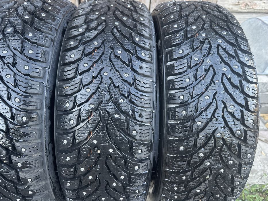 Продам зимние шины 185/65 R15.