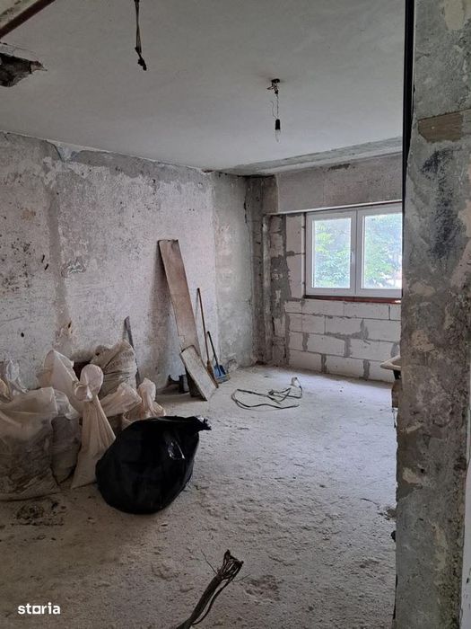 Apartament 2 camere de vanzare , Carpati 2 , et. 1 , 62.900 euro neg.