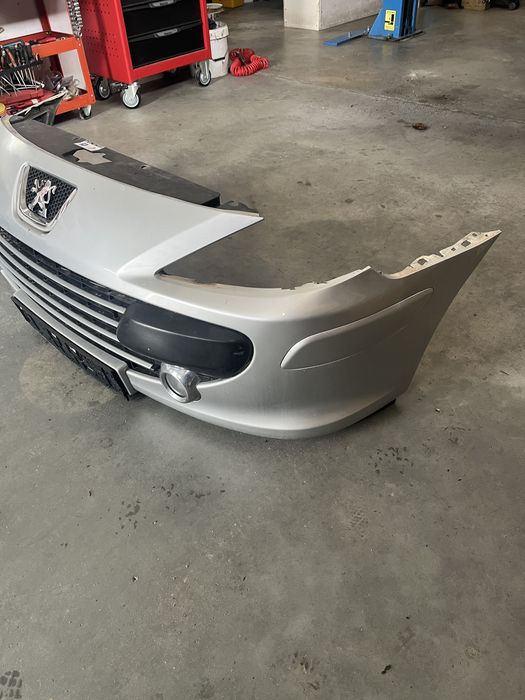 Предна броня пежо peugeot 307 фейслифт facelift 307cc 307 cc 307 sw комби хечбек кабрио