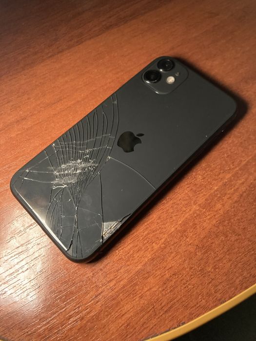 Прдам Айфон 11 64/69