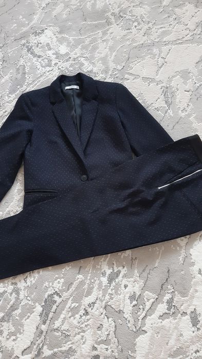 Костюм брючный, кардиган куртка