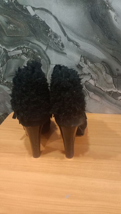 Ботинки осенние на каблуке