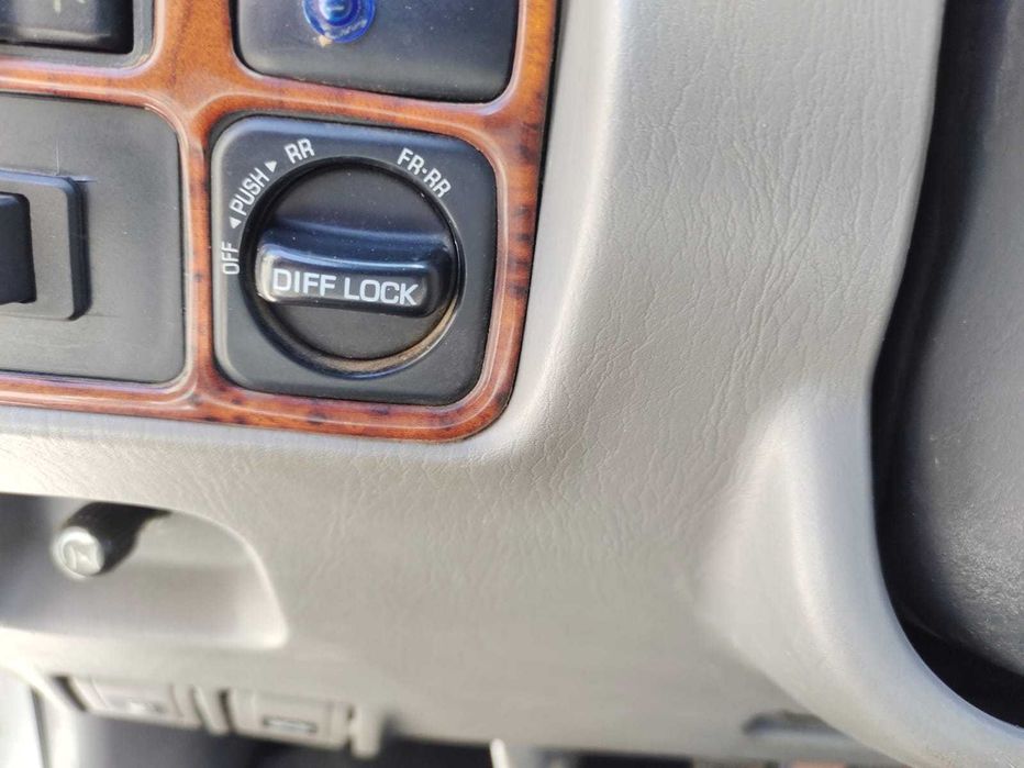 Продам автомобиль Toyota Land Cruiser 105