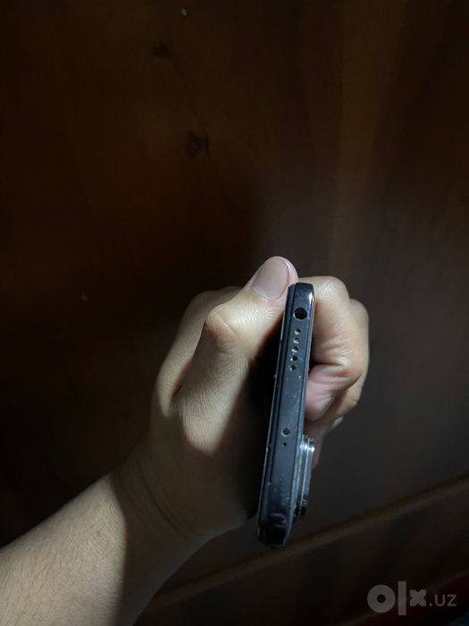 Redmi not 11 s sotiladi
Xotira 64 GB 
Aybi rasmda
Ekran aliwmagan gnat