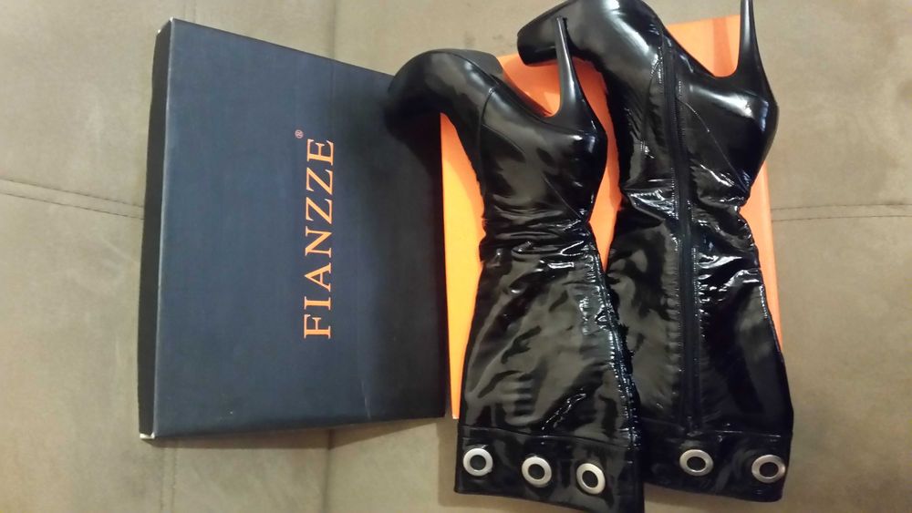 Нови Маркови ботуши на ток,37,Ест.Кожа,Лак,платформа, цип.