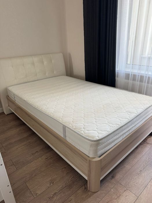 Кровать с матрацом