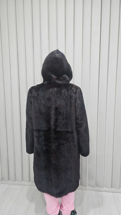 Продаи шубу норковую