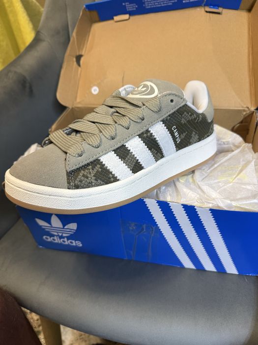 Чисто нови unisex маратонки Adidas Campus 38.2/3
