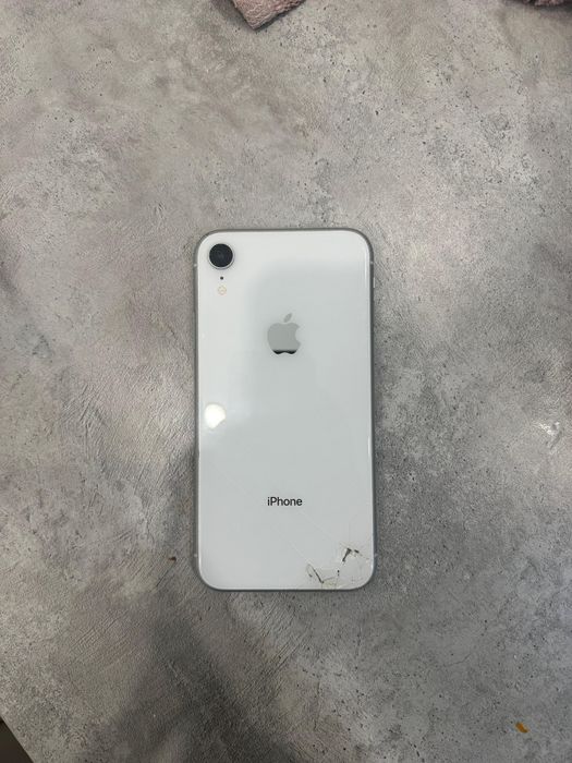 Продам Айфон XR iphone XR